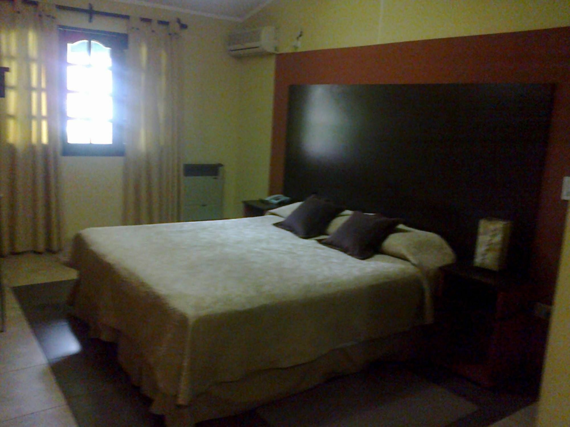 Hotel Aybal Сальта Екстер'єр фото