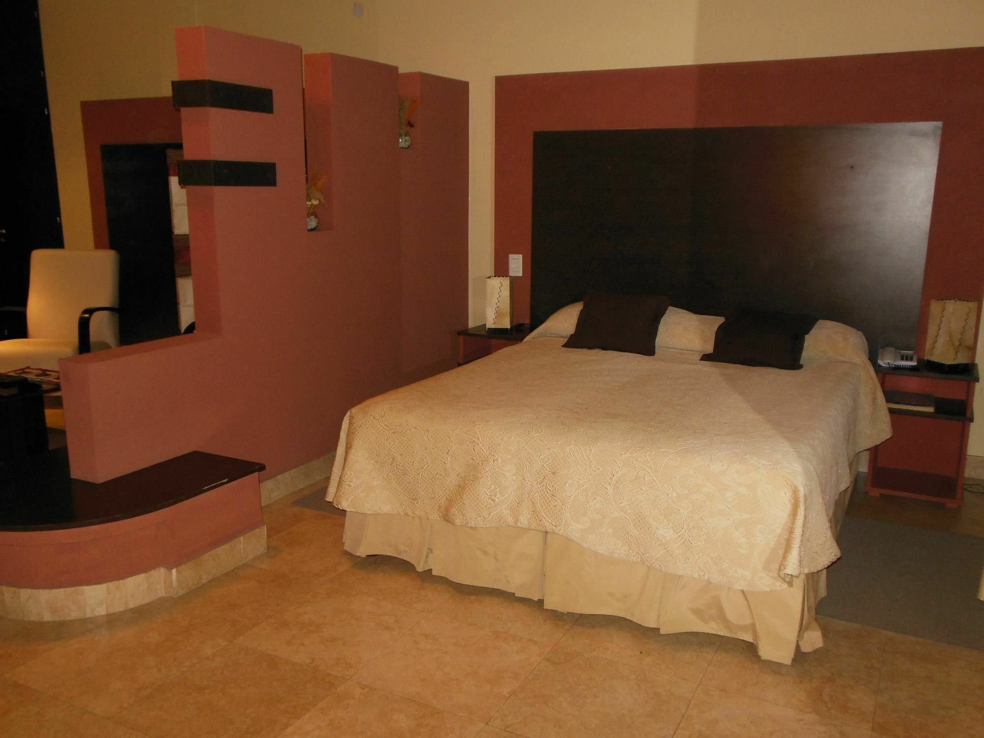 Hotel Aybal Сальта Екстер'єр фото